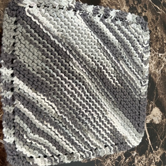 Handmade set of three dishcloths - Picture 4 of 7